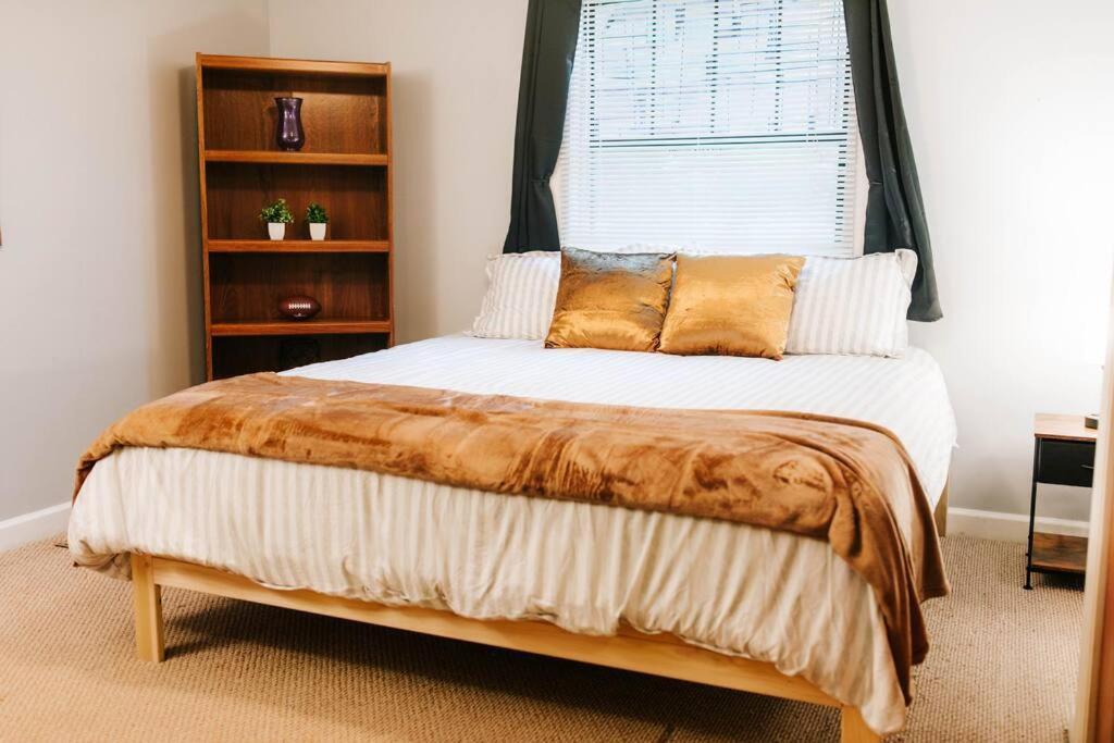 Апартаменты Cozy 3-Bed Athens Getaway, Right Near Uga! Экстерьер фото